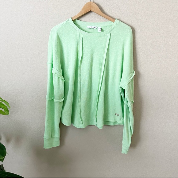 Peace Love World 3 Top Bundle - Picture 5 of 13